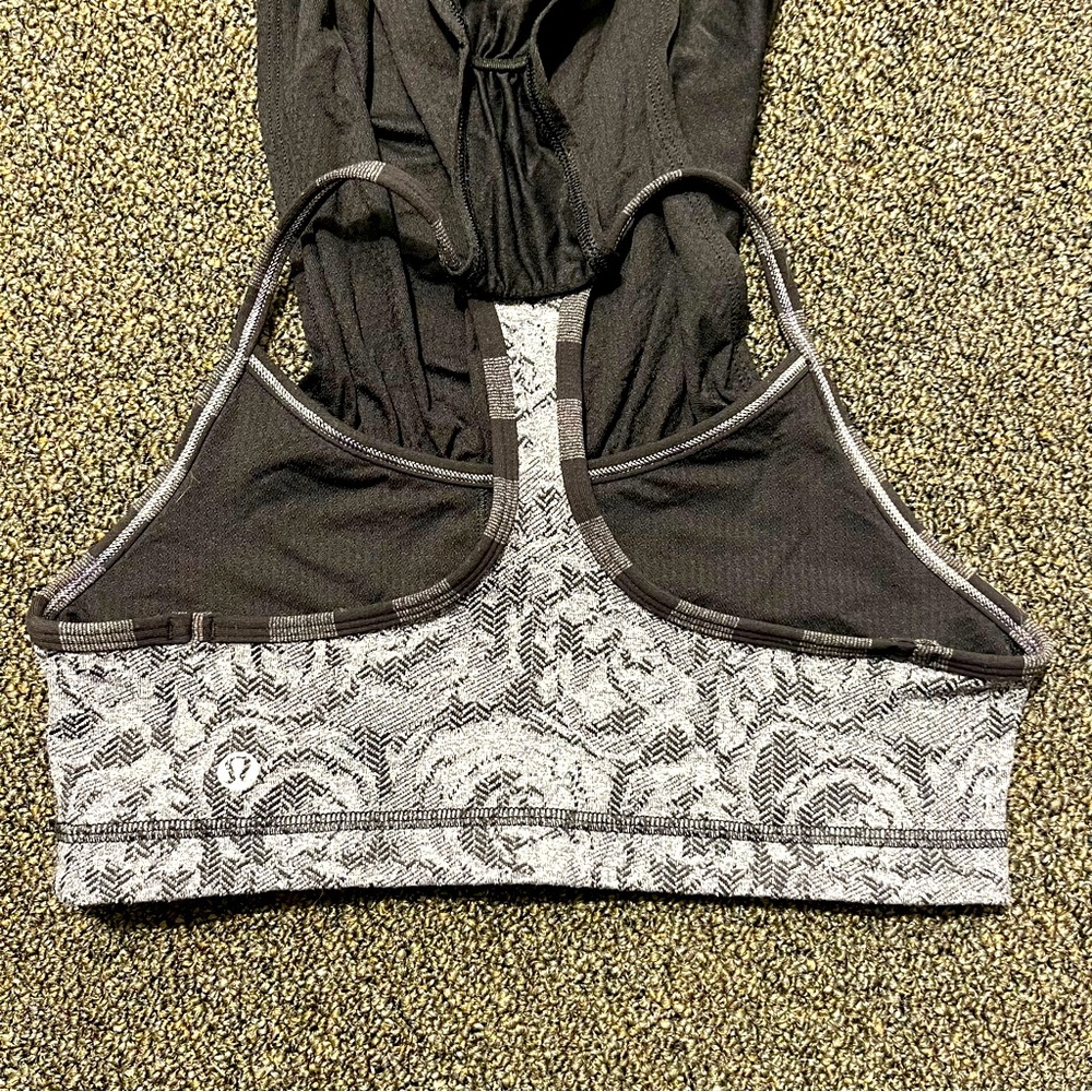 Lulu lemon size 4 tank built in bra
